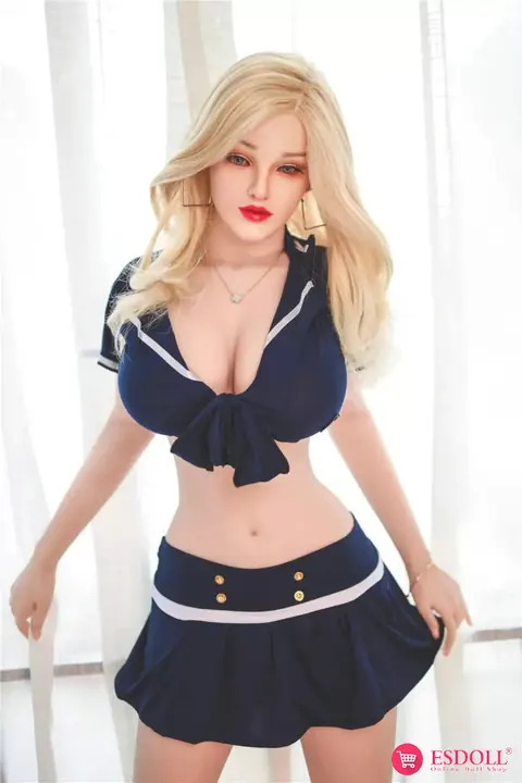Tall Blonde Flaunts Her Huge Tits in Heels – photo 4 of 16