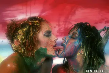 Two Women Have Lesbian Sex with Fingering and Pussy Licking