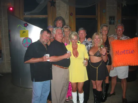 Scarlet Andrews: Tall Blonde MILFs in Bikinis and Skirts Have Group Sex – photo 5 of 16
