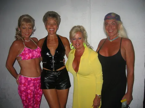 Scarlet Andrews: Tall Blonde MILFs in Bikinis and Skirts Have Group Sex – photo 1 of 16