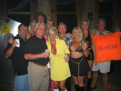 Scarlet Andrews: Tall Blonde MILFs in Bikinis and Skirts Have Group Sex – photo 6 of 16