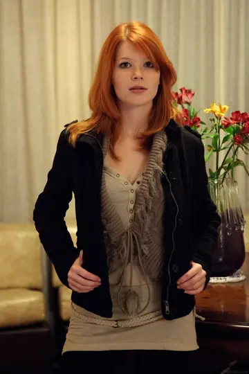 Mia Sollis – Petite Redhead Pulls Panties Aside to Spread Her Trimmed Pussy