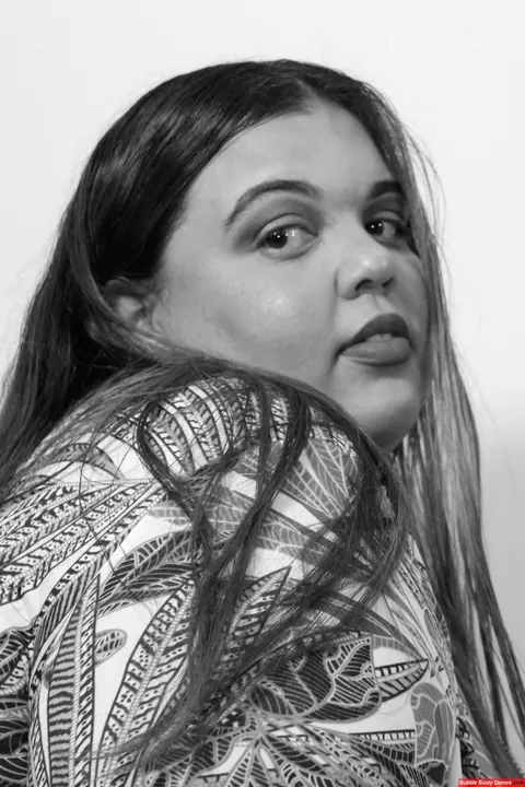 Busty BBW Poses Nude and Shows Off Her Ass Crack – photo 1 of 12