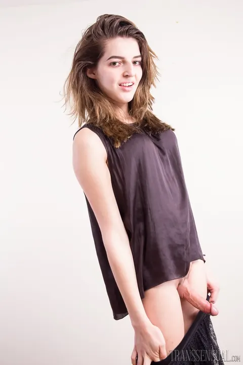 Trans Woman Lifts Her Skirt and Shows Her Hairy Bush – photo 4 of 15