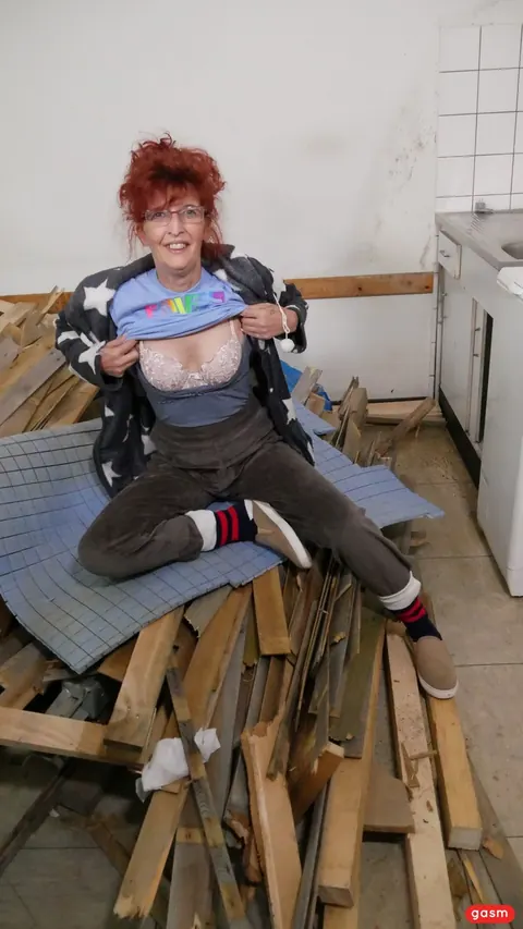 German Redhead PAWG in Jeans Takes Cock in the Kitchen – photo 14 of 14