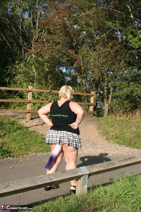 Lexie Cummings: Short-Haired Blonde BBW Shows Her Butt Plug and Dildos Her Ass Outdoors – photo 9 of 20