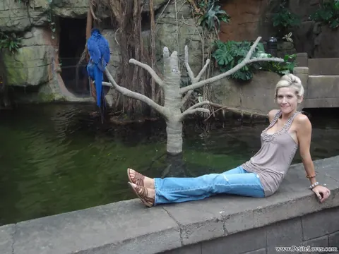 Blonde MILF Poses Outdoors in Jeans, Shorts and Panties – photo 7 of 16