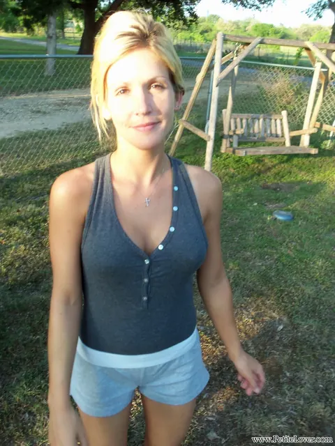 Blonde MILF Poses Outdoors in Jeans, Shorts and Panties – photo 1 of 16