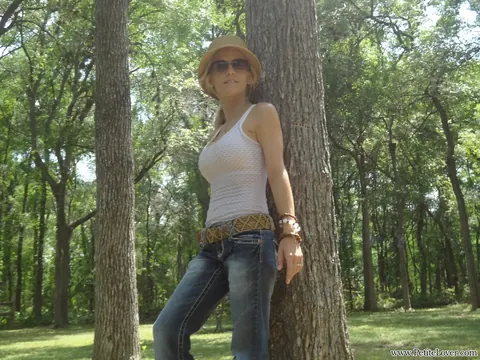 Blonde MILF Poses Outdoors in Jeans, Shorts and Panties – photo 8 of 16