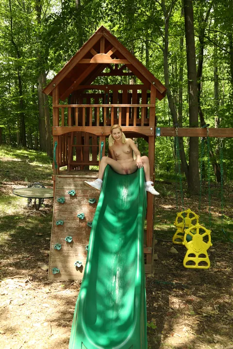Odette Delacroix: Blonde PAWG Masturbates with a Dildo and Pees on a Playground Slide – photo 21 of 21