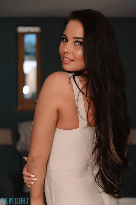 Kym Graham: British Brunette Strips Out of Her Dress and Heels – photo 2 of 12