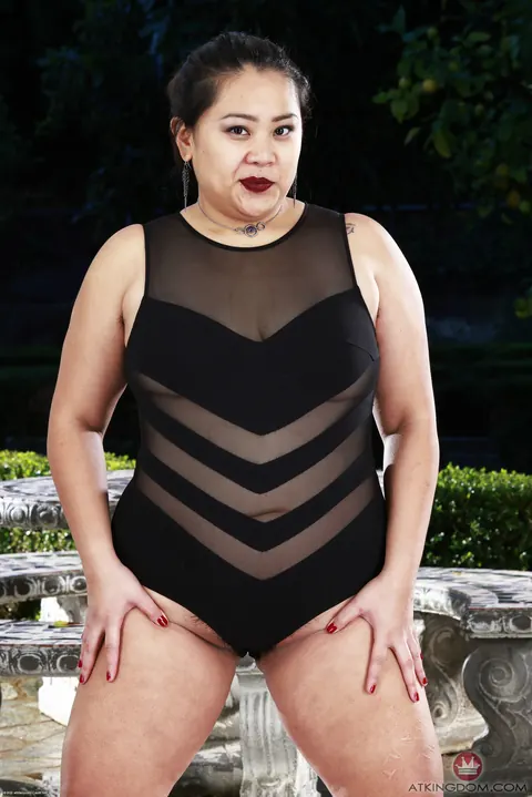 Chubby Asian Woman Bares Her Hairy Pussy in Public – photo 2 of 21