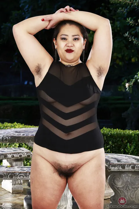 Chubby Asian Woman Bares Her Hairy Pussy in Public – photo 5 of 21