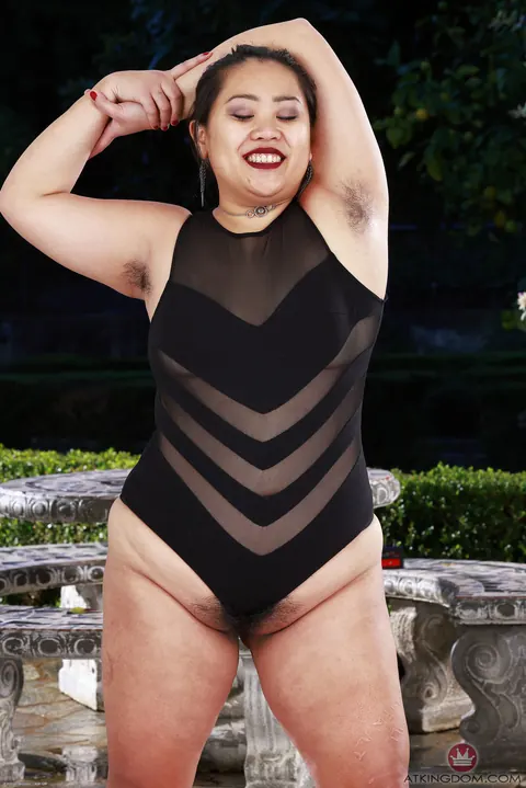 Chubby Asian Woman Bares Her Hairy Pussy in Public – photo 3 of 21