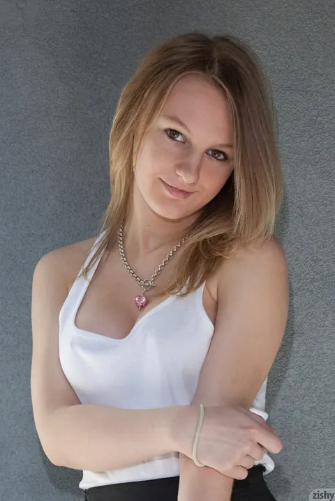 Odette Eriksson: Petite Blonde Flashes Her Ass Outdoors in Heels – photo 9 of 11