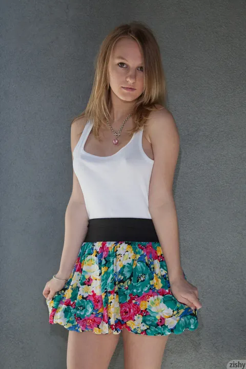 Odette Eriksson: Petite Blonde Flashes Her Ass Outdoors in Heels – photo 7 of 11