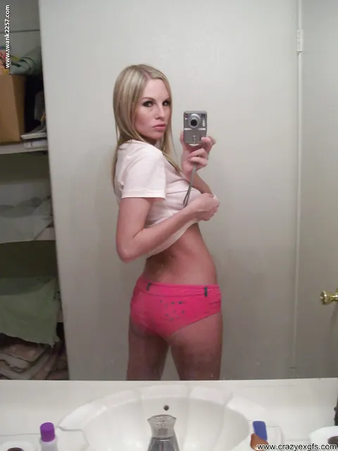 Aimee Addison: Blonde MILF with Big Tits Undresses and Spreads in a Selfie – photo 2 of 16