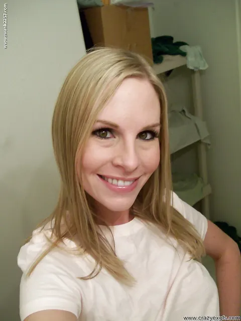 Aimee Addison: Blonde MILF with Big Tits Undresses and Spreads in a Selfie – photo 6 of 16