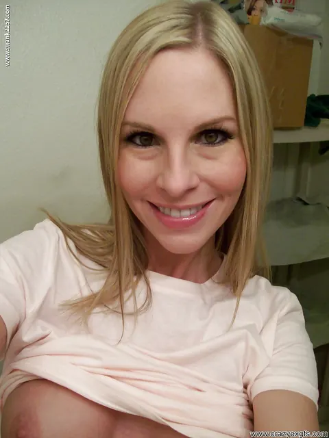 Aimee Addison: Blonde MILF with Big Tits Undresses and Spreads in a Selfie – photo 3 of 16
