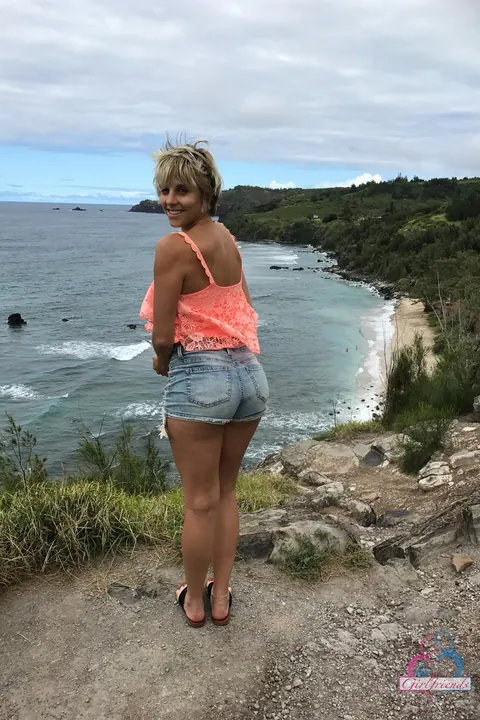 Makenna Blue: Short-Haired Brunette MILF in a Bikini Spreads Her Legs on the Beach – photo 14 of 20