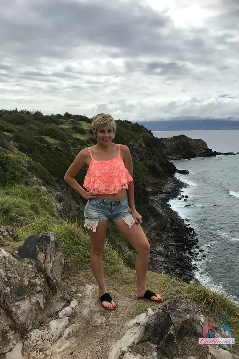 Makenna Blue: Short-Haired Brunette MILF in a Bikini Spreads Her Legs on the Beach – photo 15 of 20
