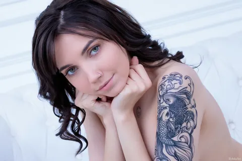 Petite PAWG with Short Hair Spreads Her Tattooed Ass – photo 17 of 21