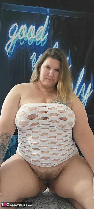 Busty Kris Ann – Busty Blonde MILF in Lingerie Strips and Spreads Her Pussy