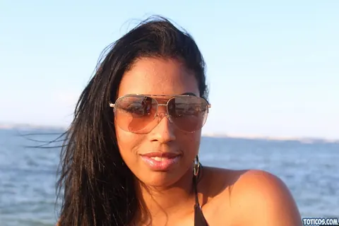 Latina Woman Poses Nude and Shows Her Body – photo 21 of 21