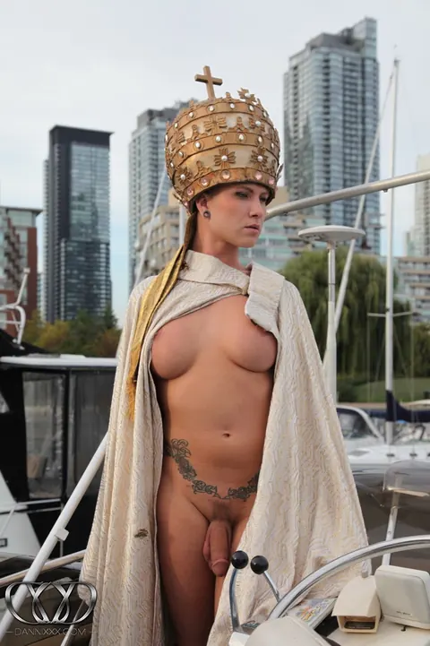 Tattooed Trans Woman Undresses and Poses Nude Outdoors – photo 2 of 12