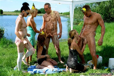 Group of Nude Women Suck and Fuck a Guy Outdoors – photo 15 of 15