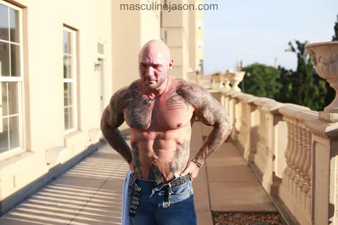 Two Naked Men Pose Outdoors and Show Off Their Bodies – photo 7 of 15
