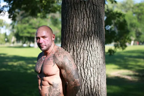 Two Naked Men Pose Outdoors and Show Off Their Bodies – photo 14 of 15