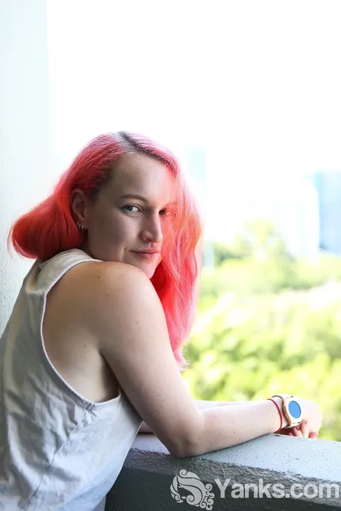Sierra Knight: Australian BBW Undresses and Flaunts Her Curves on the Balcony – photo 3 of 16