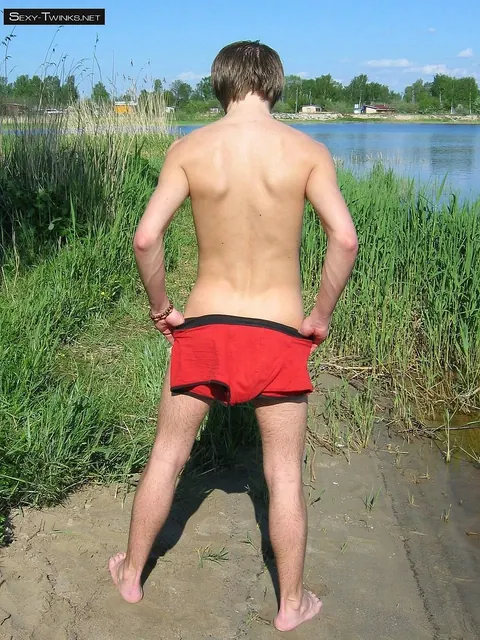 Man Strips by the River and Kisses His Partner – photo 9 of 21