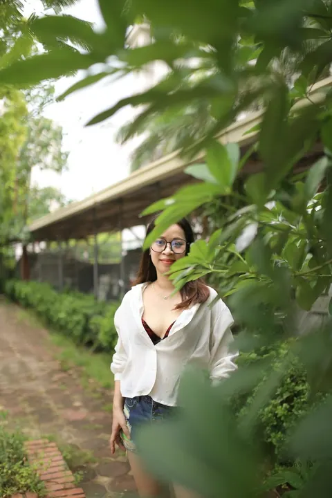 Woman Lets Garment Slide and Poses Fully Nude – photo 15 of 21