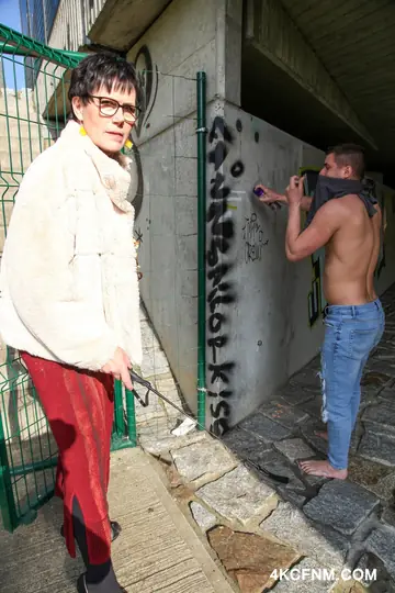 Georgina C – Short-Haired MILF in Glasses Gives a Blowjob Outdoors