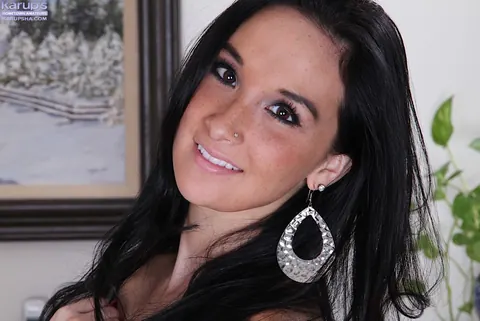 Lucy Sweet: Busty Brunette Strips Out of Her Jeans and Spreads – photo 1 of 16
