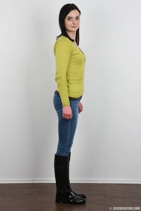 Czech Brunette Strips Out of Her Jeans for Her Birthday – photo 3 of 20