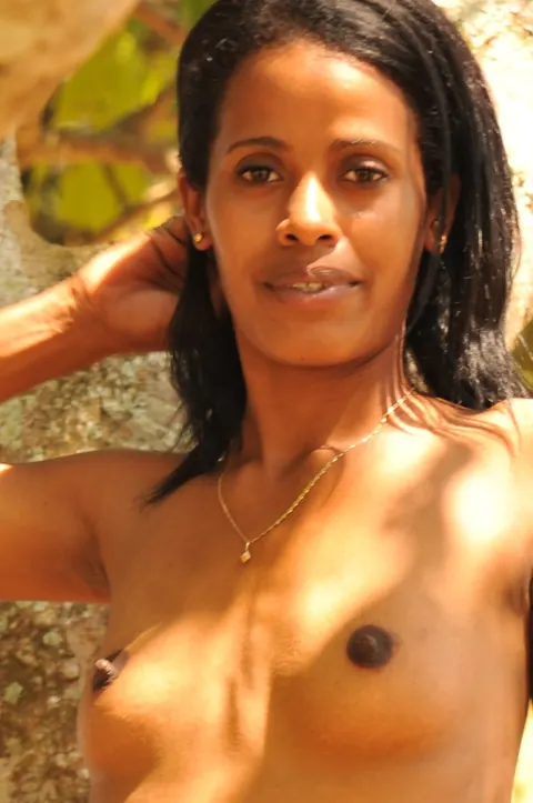 Slim Ebony Babe Strips Out of Her Skirt Outdoors – photo 20 of 20