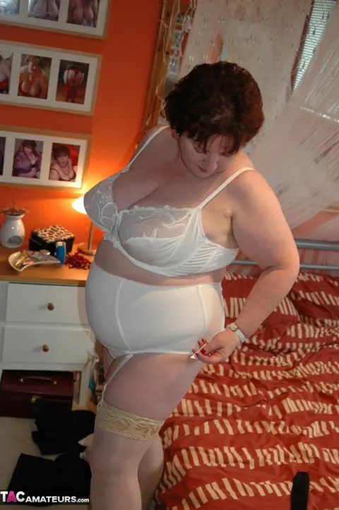 Chris 44g: Mature British BBW Poses in Lingerie and Stockings – photo 10 of 20