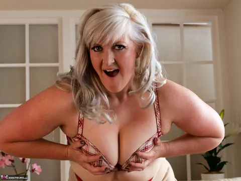 BBW Blonde in Stockings and High Heels Spreads Her Ass – photo 7 of 16