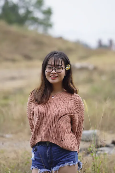 Petite Asian Babe in Shorts and Glasses Poses Outdoors – photo 18 of 21