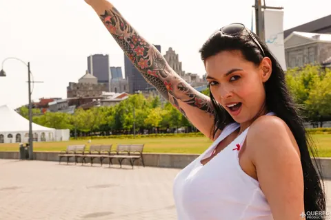 Amy Lee & Tera Patrick: Asian MILF with Glasses Joins a Threesome Outdoors – photo 10 of 15