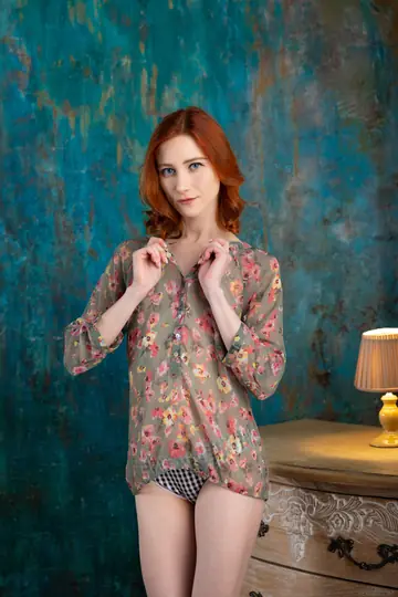 Tall Blonde Model Poses Nude in Glamour Gallery