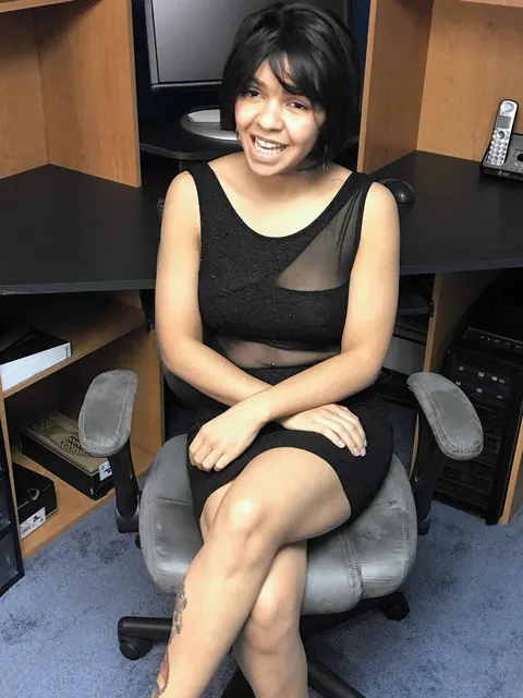 Charli Chavez: Petite Latina Kneels for a Blowjob in the Office – photo 1 of 20