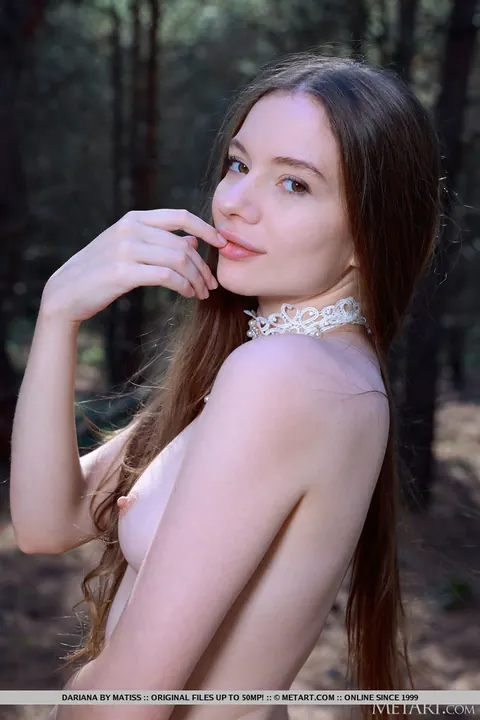 Brunette Removes Gloves and Poses Nude in the Forest – photo 18 of 18