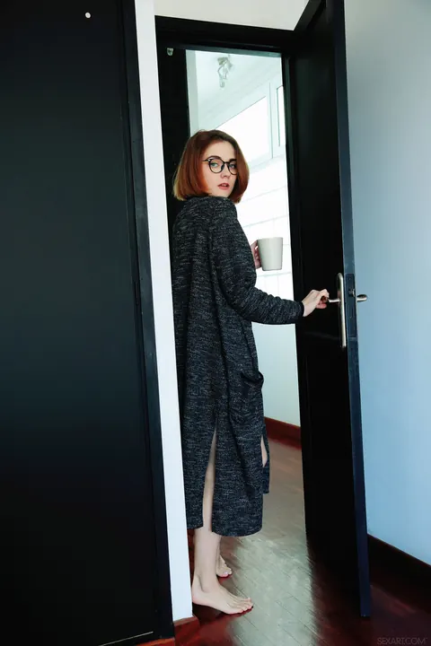 Alice Shea: Ukrainian Brunette in Glasses Fingers Her Pussy for a Selfie – photo 1 of 20