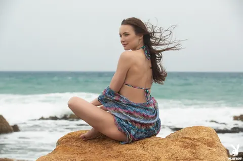 Janeth Tense: Brunette Sheds Her Bikini and Bares All on the Beach – photo 2 of 12