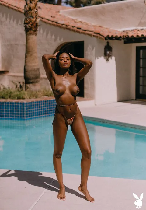Busty Ebony Brunette Strips Out of Her Bikini in Glasses – photo 8 of 20
