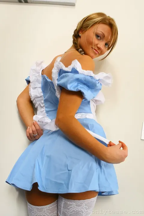 Liana Lace: Thick Blonde British Babe in Stockings and Heels Spreads Wide – photo 10 of 21